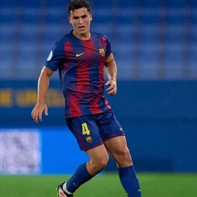 Jovem central do Barcelona B pode transferir-se para o Benfica