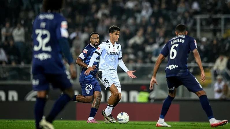 Ausência de Beni dá novo protagonismo a Mitrovic