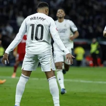 Mbappé iguala recorde de Ronaldo e celebra com o 'Siiii'