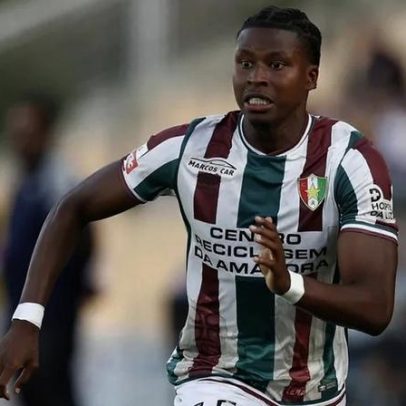 José Faria orienta Mourinho sobre a posição ideal de Lopes Cabral