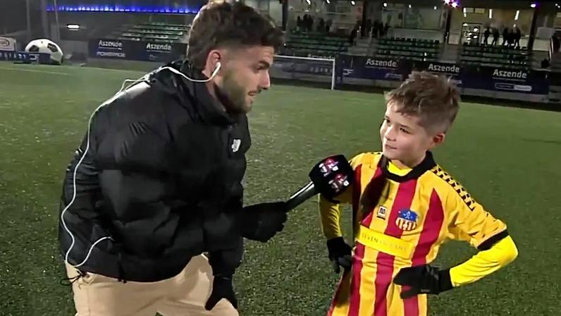 Miúdo espanhol de 10 anos encanta em flash; Barcelona dispensou-o