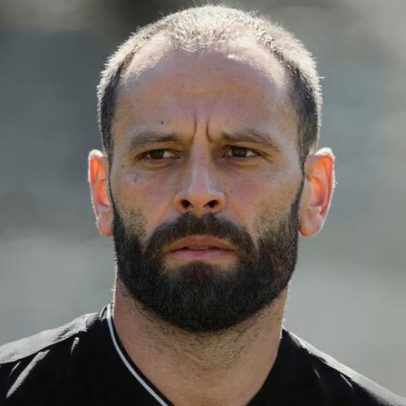 Ac. Viseu encerra contrato com André Almeida