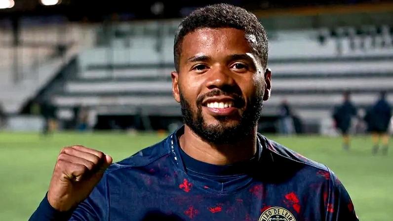 Jair da Silva foi o homem do jogo no Farense-U. Leiria