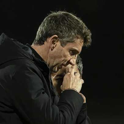 Vasco Seabra reclama das condições nos Açores após confronto com o Santa Clara.