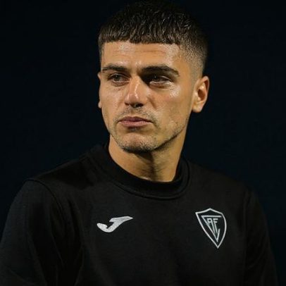 Ac. Viseu prolonga contrato com Simão Silva até 2029
