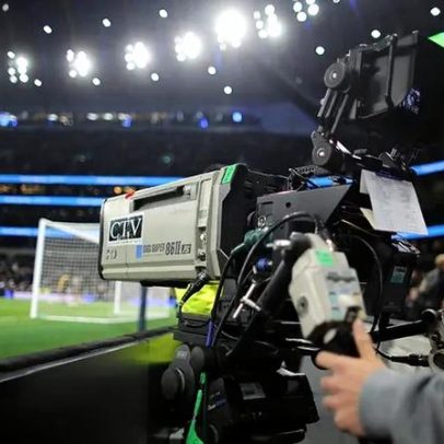 Premier League negocia fim do blackout das 15h