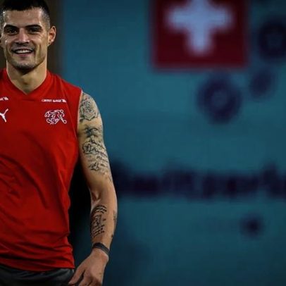 Granit Xhaka emociona Inglaterra: vamos lutar por ele