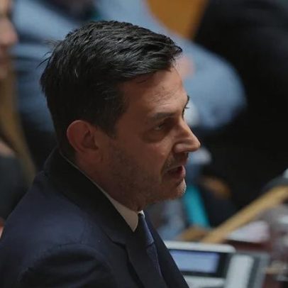 Montenegro pede desempenho do Ronaldo e oferece o de Esgaio