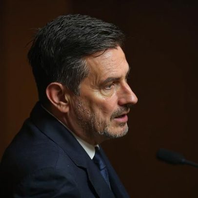 Luís Montenegro pede desempenho de Ronaldo e oferece Esgaio