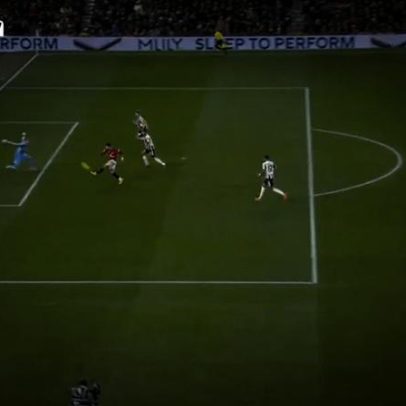 Dalot falha grande oportunidade frente ao Newcastle