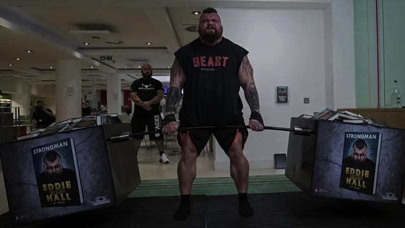 Eddie Hall bateu o recorde do mundo ao levantar 536 quilos
