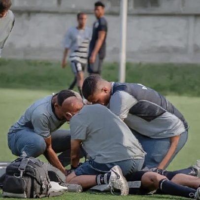 Futebolista morre durante jogo após engolir amuleto ligado a bruxaria