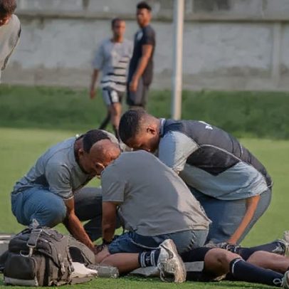 Futebolista morre em jogo após engolir acidentalmente amuleto ligado à bruxaria
