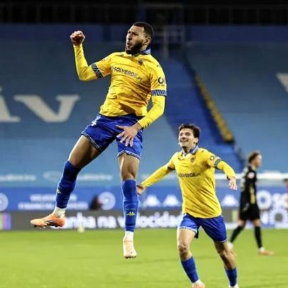 Estoril vence Alverca 4-1; a sorte de uns é o azar de outros