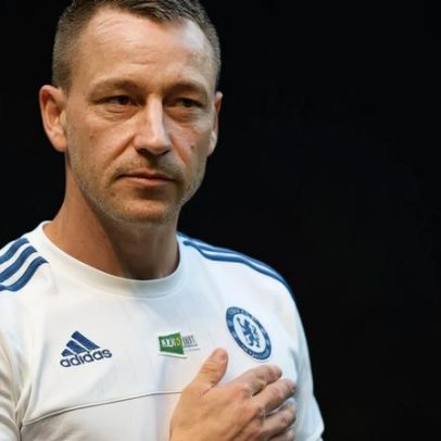John Terry leiloa relíquias de Cristiano Ronaldo, incluindo camisola e chuteiras