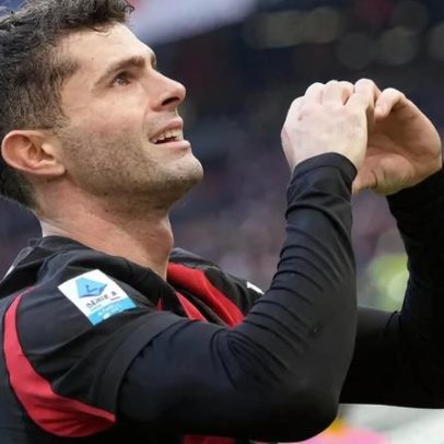 Pulisic diz que rumores sobre relação com Sydney Sweeney são histórias feitas