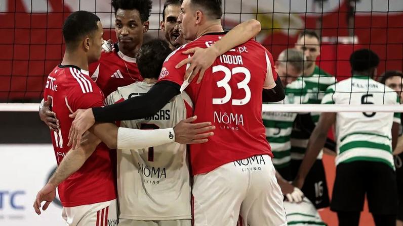 Benfica lidera campeonato após vencer Clube K