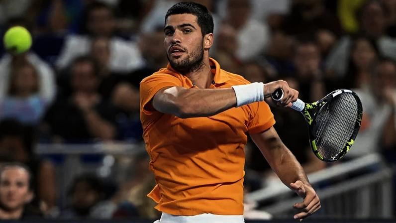 Carlos Alcaraz ocupa o topo do ranking ATP