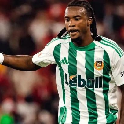 Omar Richards volta a parar