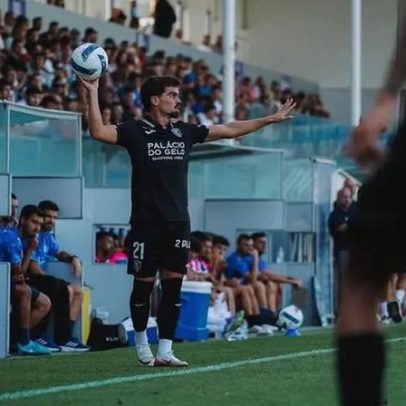 Tomás Domingos avista o onze diante do Sporting B
