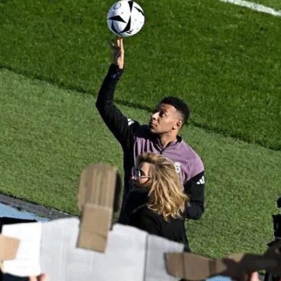 Mbappé lesionado fica afastado por várias semanas