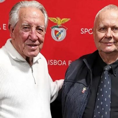 Dinamarquês que ergueu José Augusto pede ser sepultado com camisola do Benfica