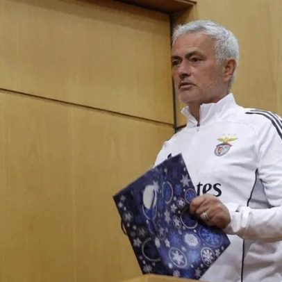 José Mourinho na sala de imprensa: o que aconteceu com a prenda