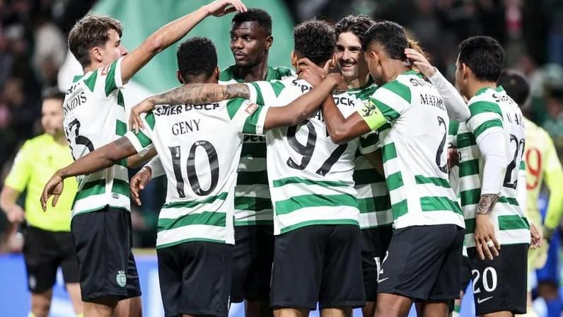 Jogadores do Sporting e famílias celebraram almoço de Natal num restaurante em Lisboa