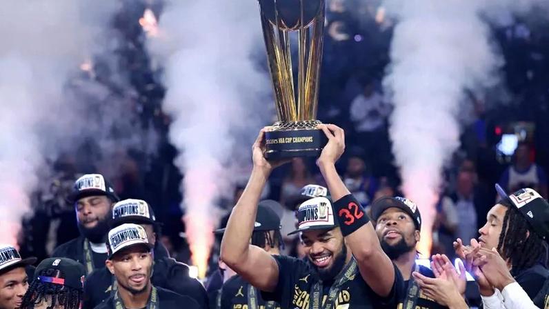 New York Knicks celebram NBA Cup