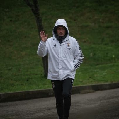 Mourinho mantém rotina no Benfica Campus no Natal e reforça quartel no Seixal