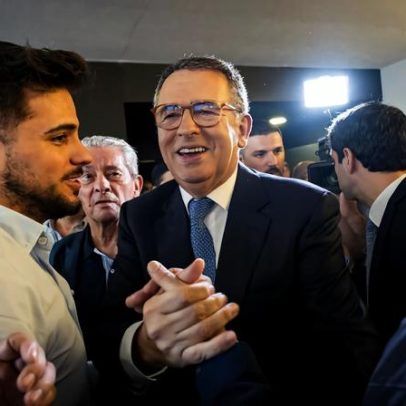 Presidentes do PS da associação de municípios apoiam Seguro