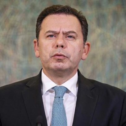 Montenegro encerra Spinumviva, critica a bolha política