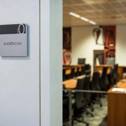 Professor acusado de abuso de menores terá julgamento em janeiro