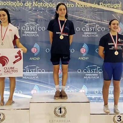 Leonor Cardeal conquista oito medalhas no Campeonato Zonal Norte de Natação