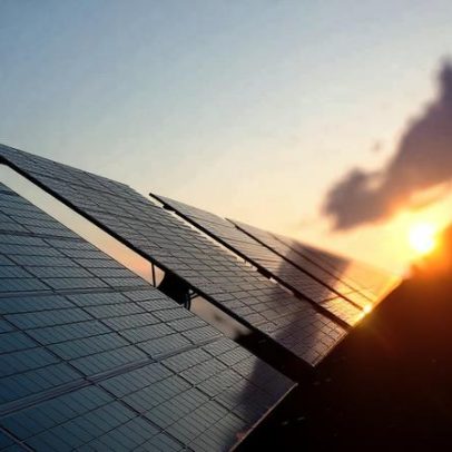 Instalação de painéis solares em Portugal cai 21% em 2025