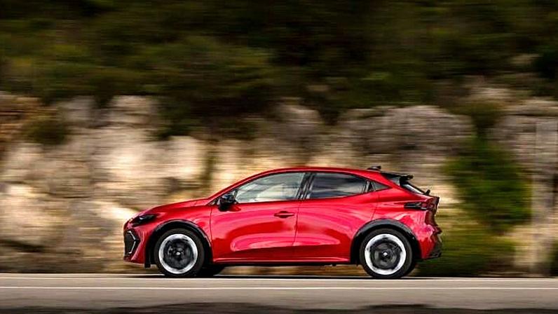 Renault Clio VI mantém o estatuto no mercado