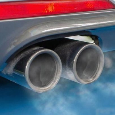 Meta da UE de 100% de carros não poluentes em 2035 muda com novas regras
