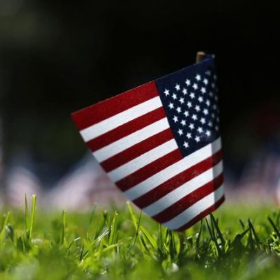 Barco atingido em duplo ataque dos EUA enquanto escoltava navio ao Suriname