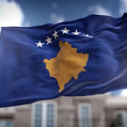 Kosovares iniciam a votação para resolver impasse político de quase um ano