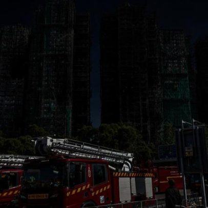 Incêndio em Hong Kong deixa 151 mortos