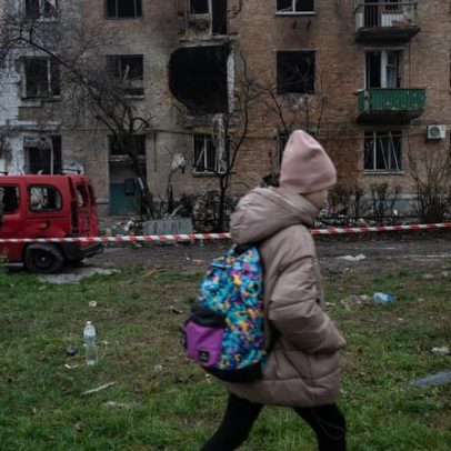 Rússia acusada de crimes de guerra por russificação de crianças ucranianas