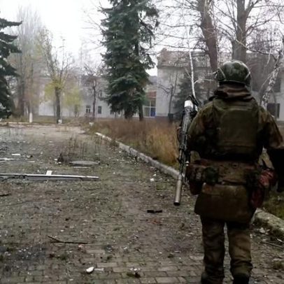 Russos deportados dos EUA são chamados ao serviço militar ao chegarem a Moscovo