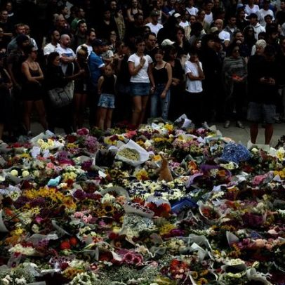 Centenas homenageiam vítimas de ataque em Sydney