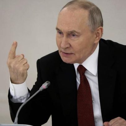 Putin reafirma fé numa vitória sobre a Ucrânia no discurso de Ano Novo