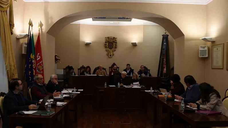 Executivo de Elvas aprova orçamento de 44 milhões para 2026 com votos divididos