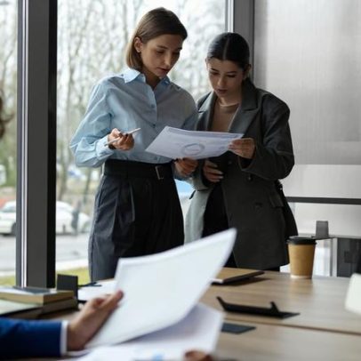 Empresas aceleram adoção de IA e ampliam o papel dos CIO