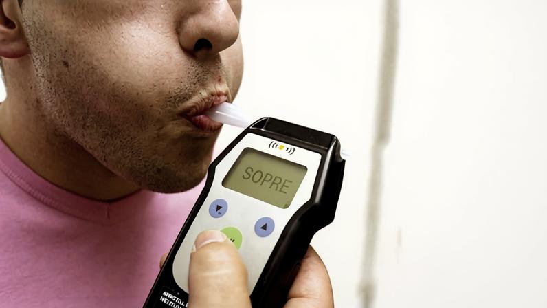 PSP detém homem que tentou fugir durante contraprova de alcoolemia