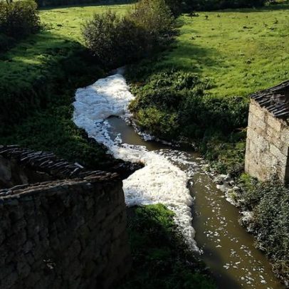 Meruge denuncia novamente descargas de efluentes lácteos no Rio Cobral