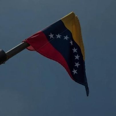 Jornalista detida na Venezuela por divulgar buraco numa avenida