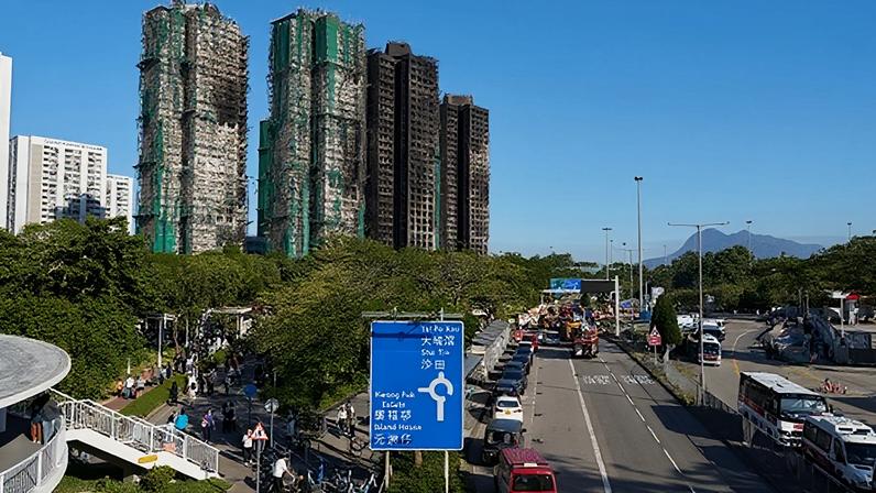 Incêndio em Hong Kong deixa 161 mortos